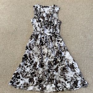 Floral Dress w/asymmetrical ruffle